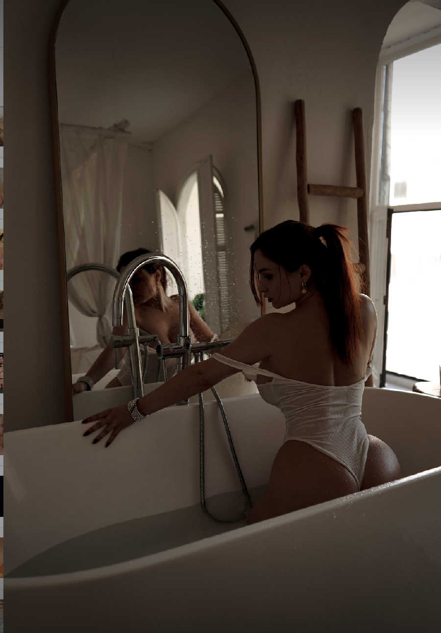 A playful frame from Miranda Faith nude — online in Maceio