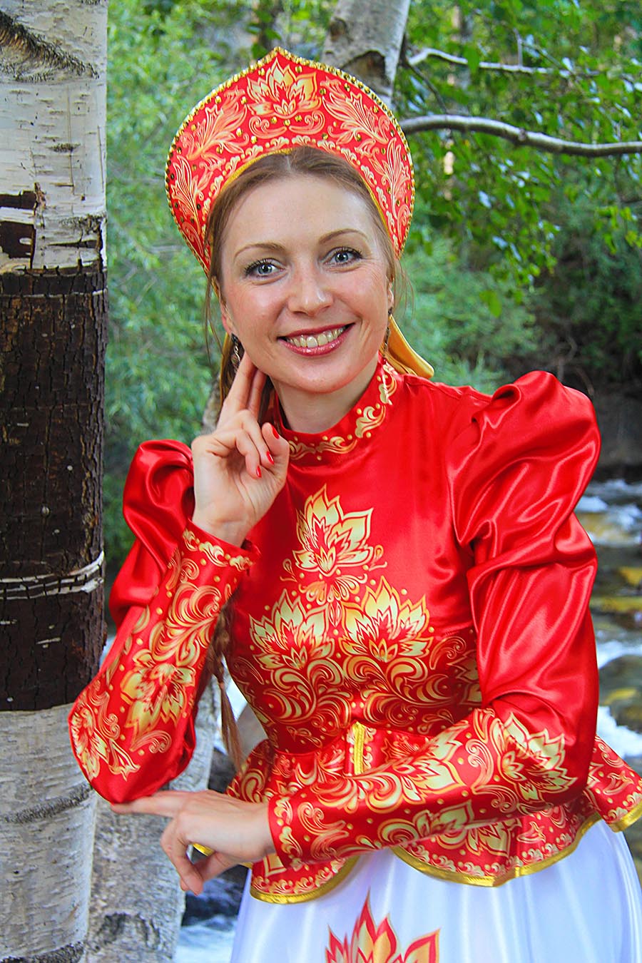 Women in Slavic costumes in Maceio