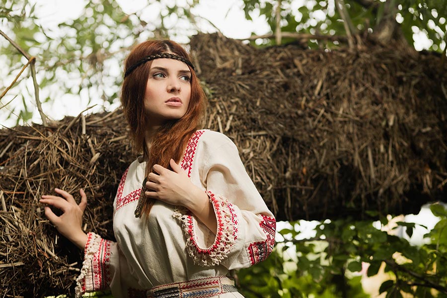 Women in Slavic costumes in Maceio