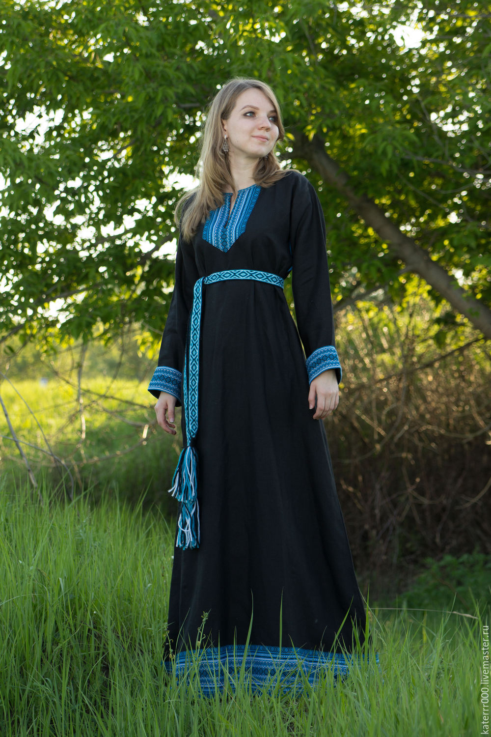 Women in Slavic costumes in Maceio