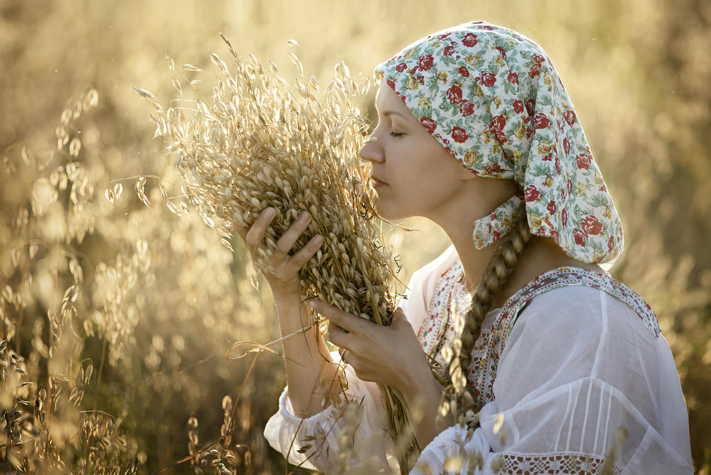 Photo Women in Slavic costumes in Maceio