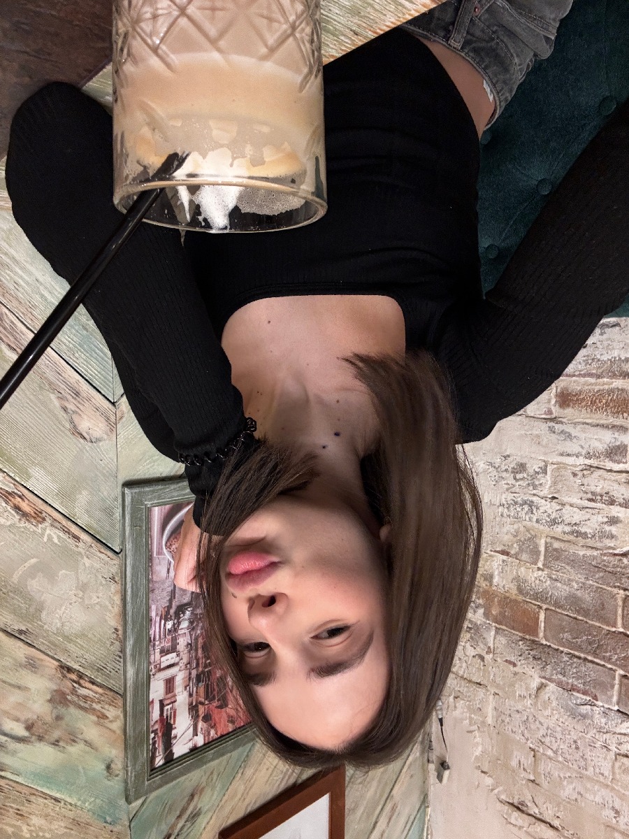 Fresh photos, fresh mood — Tina online in Maceio